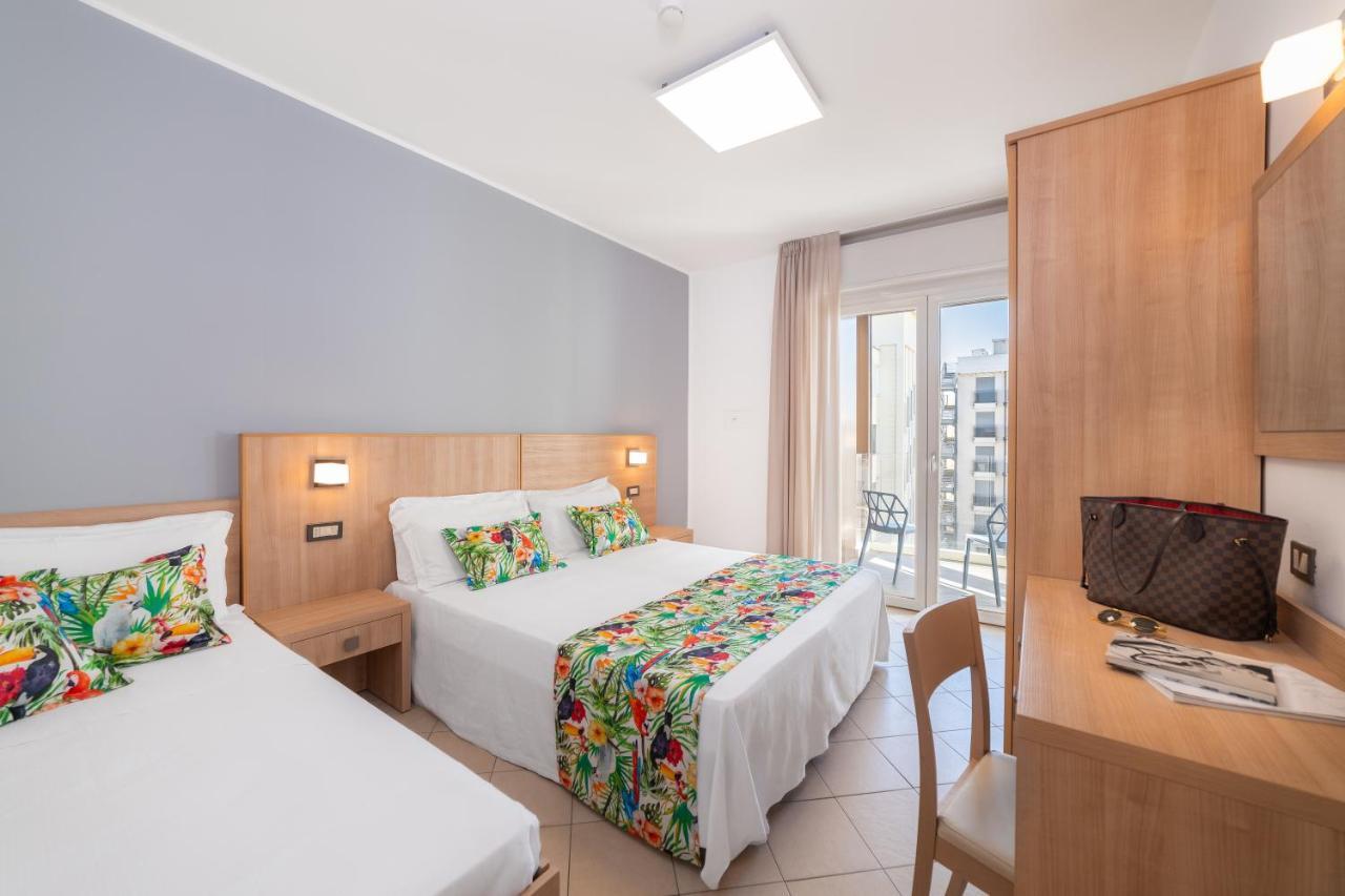 Hotel Amalfi - Smart Hotel Riccione Exterior foto