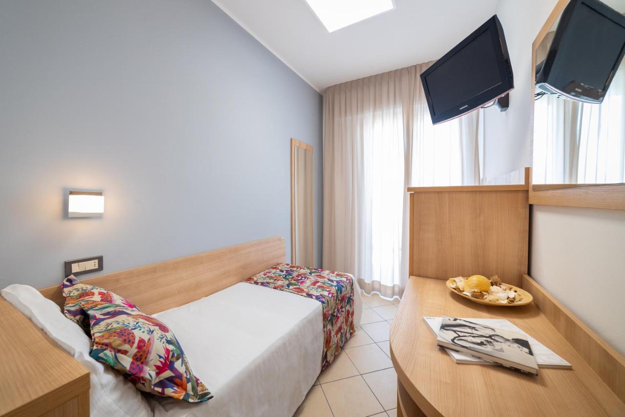 Hotel Amalfi - Smart Hotel Riccione Exterior foto